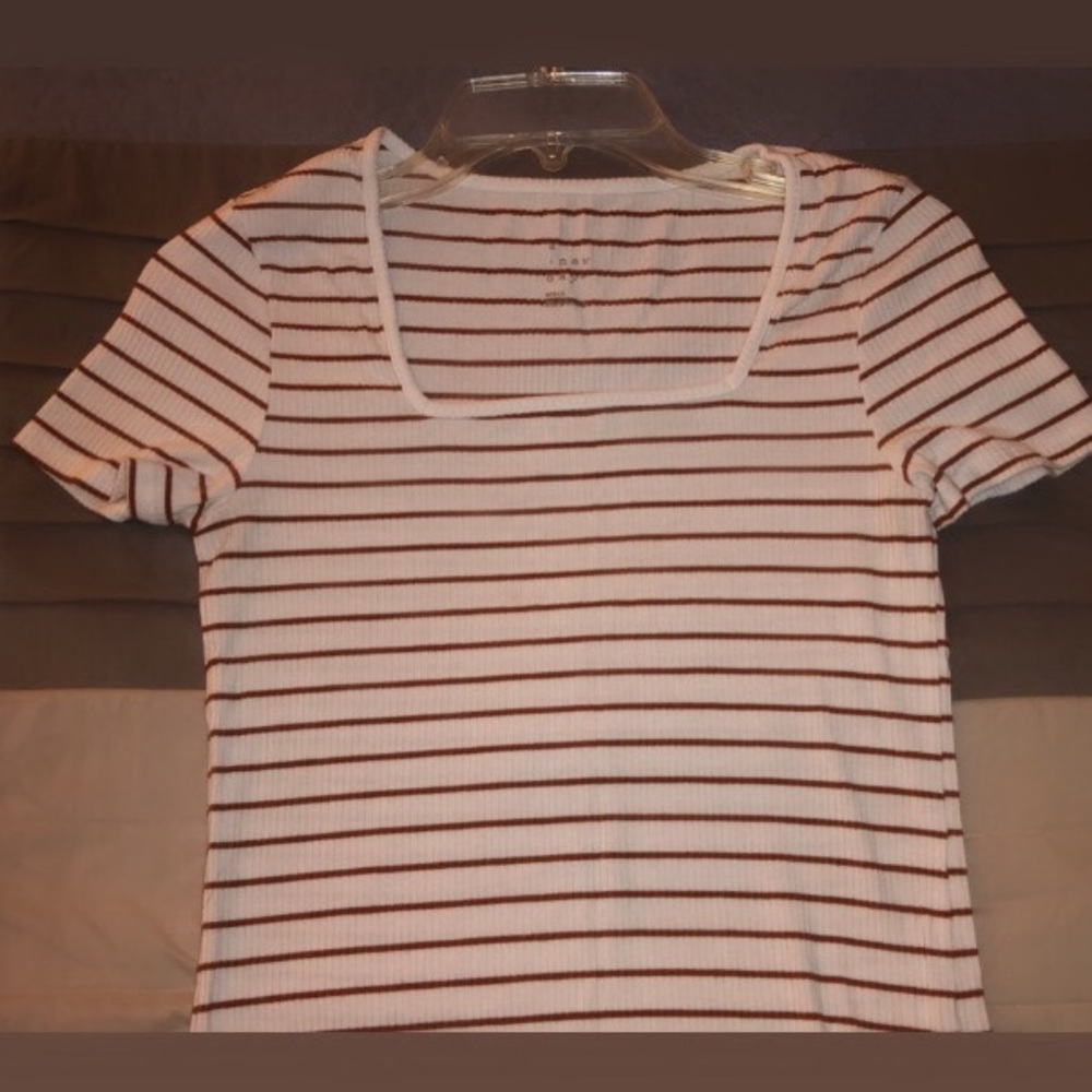 White and brown blouse